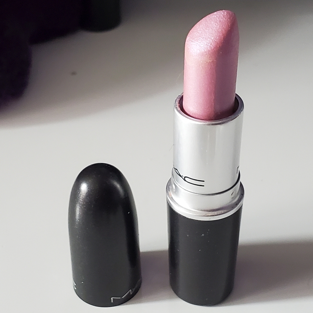 MAC Pervette Lipstick